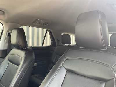2022 Ford Explorer, $31949. Photo 8