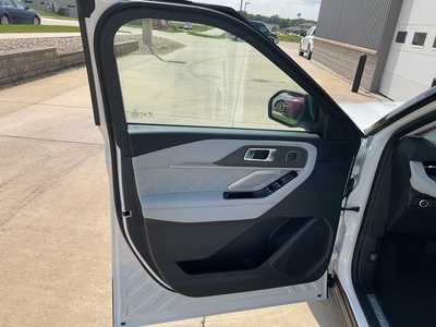 2025 Ford Explorer, $57486. Photo 7