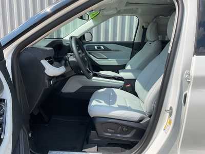 2025 Ford Explorer, $57486. Photo 8