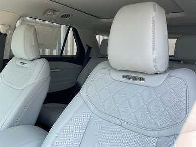 2025 Ford Explorer, $57486. Photo 9