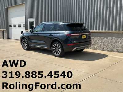 2022 Lincoln Corsair, $33917. Photo 3