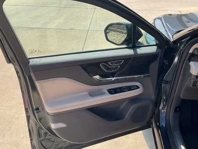 2022 Lincoln Corsair, $33917. Photo 7