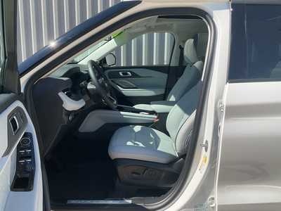 2025 Ford Explorer, $59138. Photo 9
