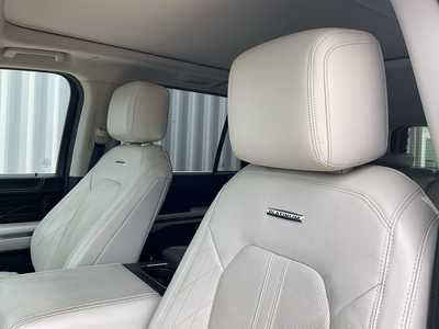 2021 Ford Expedition, $51999. Photo 9