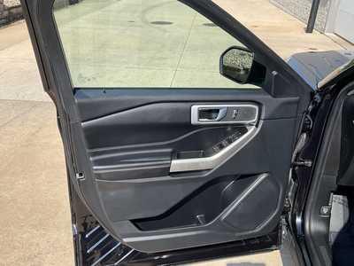 2022 Ford Explorer, $30950. Photo 7