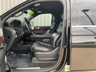 2020 Lincoln Navigator, $42586. Photo 10