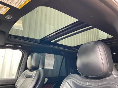 2020 Lincoln Navigator, $42586. Photo 12