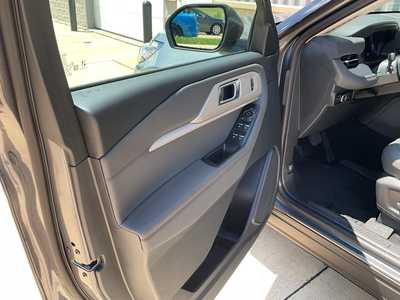 2025 Ford Explorer, $48348. Photo 8