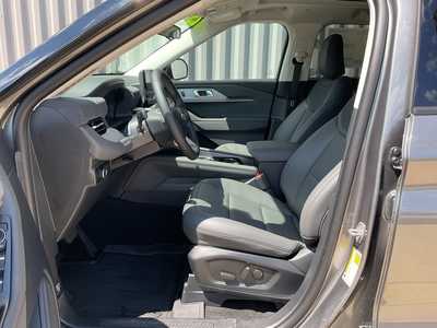 2025 Ford Explorer, $48348. Photo 9