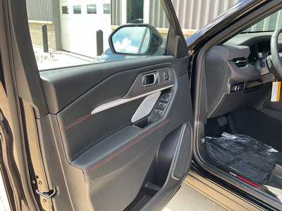 2025 Ford Explorer, $58838. Photo 8
