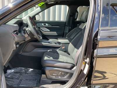 2025 Ford Explorer, $58838. Photo 9