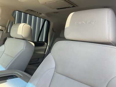 2017 GMC Yukon, $24812. Photo 8