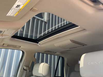 2017 GMC Yukon, $24812. Photo 9