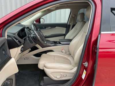 2019 Lincoln Nautilus, $19599. Photo 9