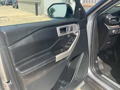 2021 Ford Explorer, $29999. Photo 8