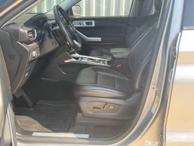 2021 Ford Explorer, $29999. Photo 9