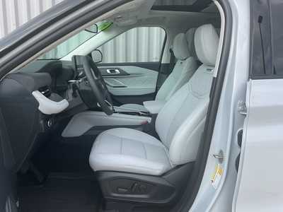 2025 Ford Explorer, $59378. Photo 9
