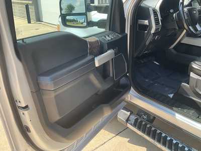 2017 Ford F350 Crew Cab, $41999. Photo 9