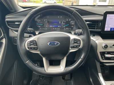 2021 Ford Explorer, $25950. Photo 12