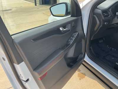 2025 Ford Escape, $35351. Photo 7