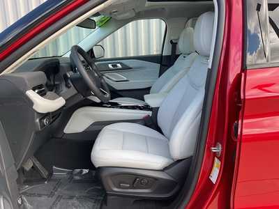 2025 Ford Explorer, $57388. Photo 9