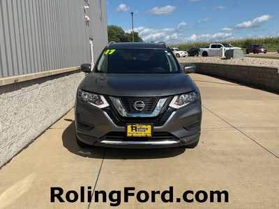 2017 Nissan Rogue, $12950. Photo 4