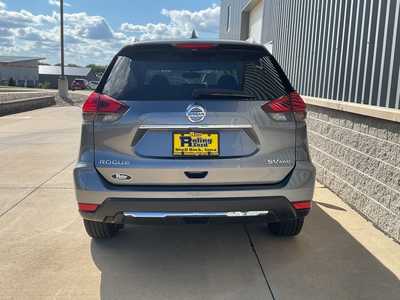 2017 Nissan Rogue, $12950. Photo 5