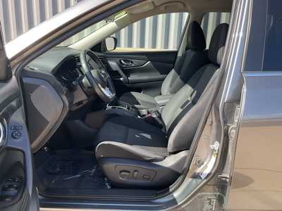 2017 Nissan Rogue, $12950. Photo 8