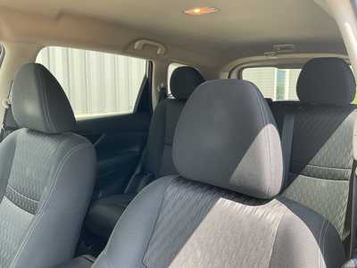 2017 Nissan Rogue, $12950. Photo 9