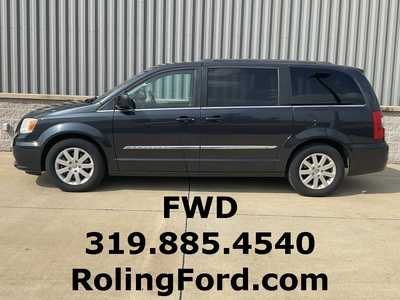 2014 Chrysler Town & Country, $9999. Photo 2