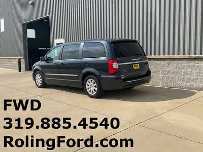 2014 Chrysler Town & Country, $9999. Photo 3