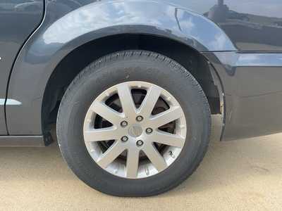 2014 Chrysler Town & Country, $9999. Photo 6