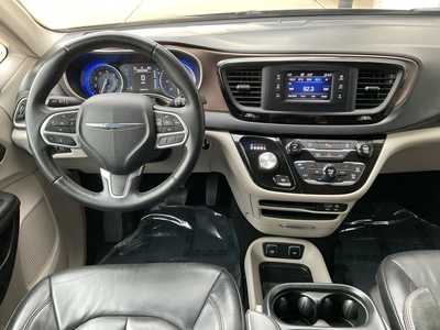 2017 Chrysler Pacifica, $15999. Photo 10