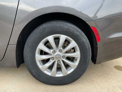2017 Chrysler Pacifica, $15999. Photo 6