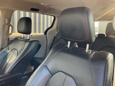 2020 Chrysler Pacifica, $21999. Photo 9