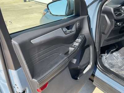 2023 Ford Escape, $31886. Photo 8
