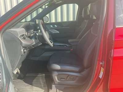 2025 Ford Explorer, $60883. Photo 9