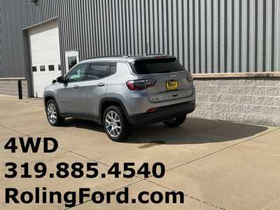 2022 Jeep Compass, $26999. Photo 3