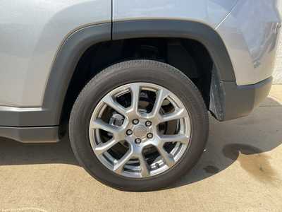 2022 Jeep Compass, $26999. Photo 6
