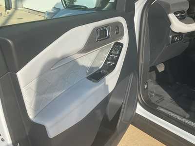 2025 Ford Explorer, $59378. Photo 8