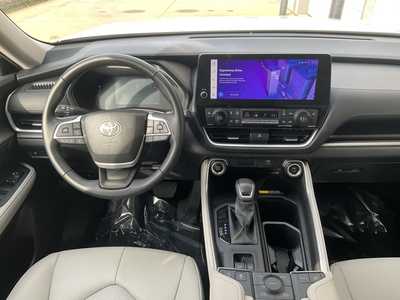 2025 Toyota Grand Highlander, $49999. Photo 10