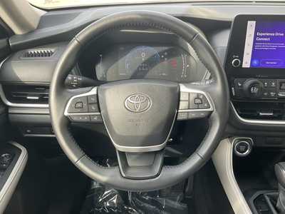 2025 Toyota Grand Highlander, $49999. Photo 11