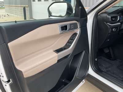 2023 Ford Explorer, $38666. Photo 7