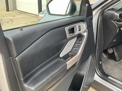 2023 Ford Explorer, $41999. Photo 8