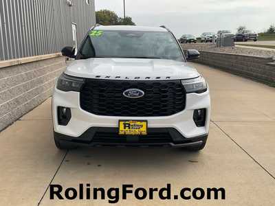 2025 Ford Explorer, $51903. Photo 4