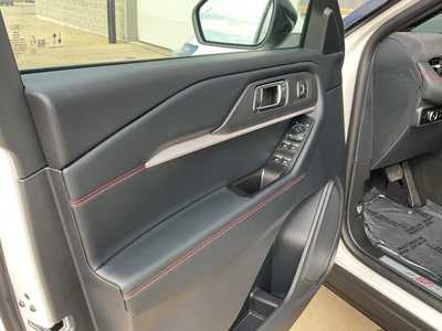 2025 Ford Explorer, $51903. Photo 8