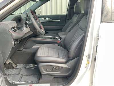 2025 Ford Explorer, $51903. Photo 9