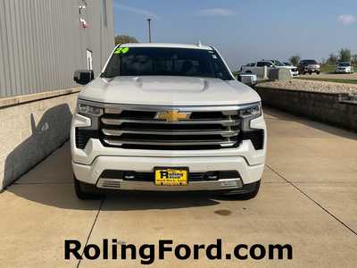 2024 Chevrolet 1500 Crew Cab, $56788. Photo 4