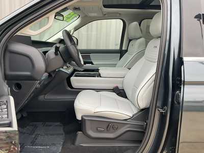 2025 Ford Expedition, $90240. Photo 9