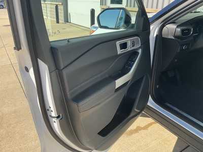 2023 Ford Explorer, $41599. Photo 7